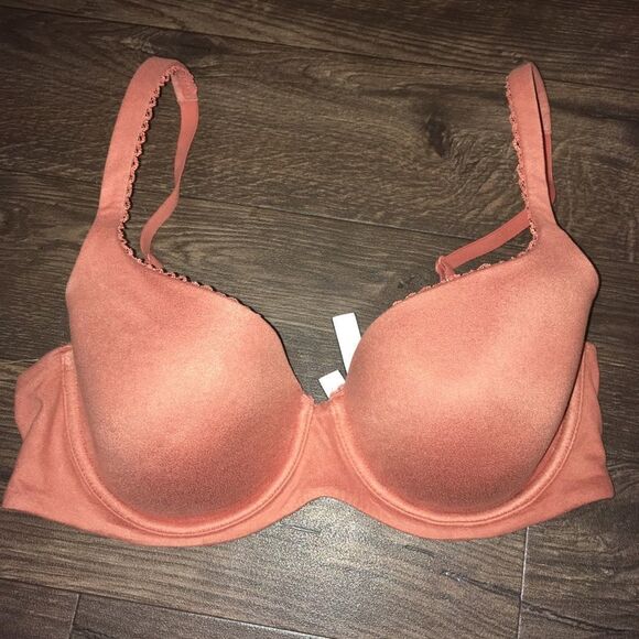 Victoria’s Secret 32DD soft lined Demi bra - Picture 1 of 4